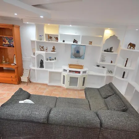Agradable Adosado Con Piscina, Duchas Hidromasaje Holiday home *