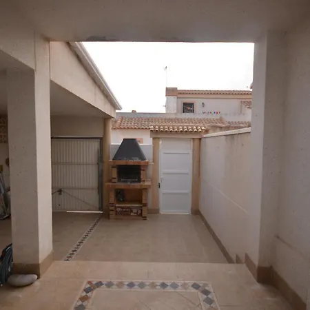 Agradable Adosado Con Piscina, Duchas Hidromasaje Holiday home *