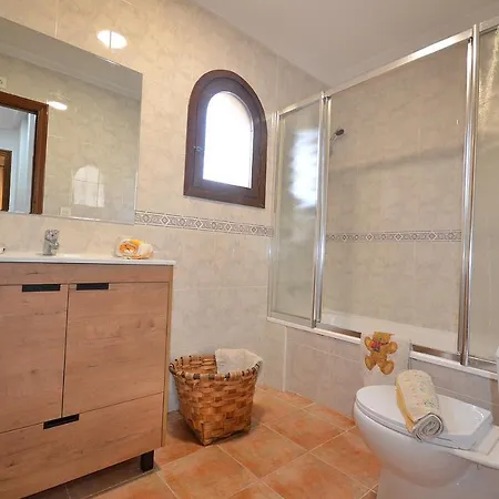 Holiday home Agradable Adosado Con Piscina, Duchas Hidromasaje *