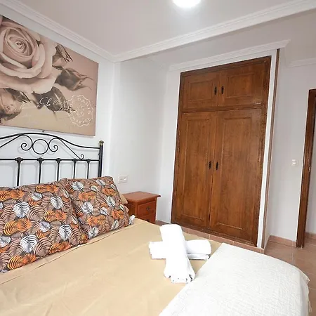 Agradable Adosado Con Piscina, Duchas Hidromasaje Torrevieja