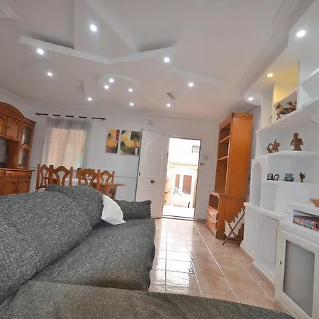 Holiday home Agradable Adosado Con Piscina, Duchas Hidromasaje