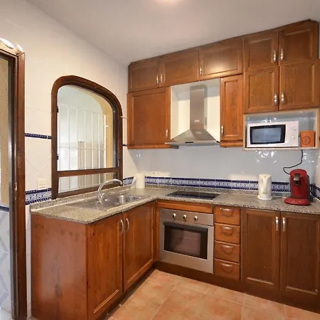 Agradable Adosado Con Piscina, Duchas Hidromasaje Holiday home *