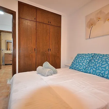 Agradable Adosado Con Piscina, Duchas Hidromasaje Holiday home