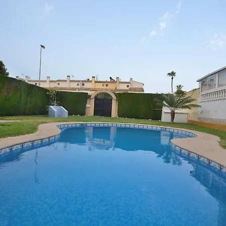 Agradable Adosado Con Piscina, Duchas Hidromasaje Holiday home *