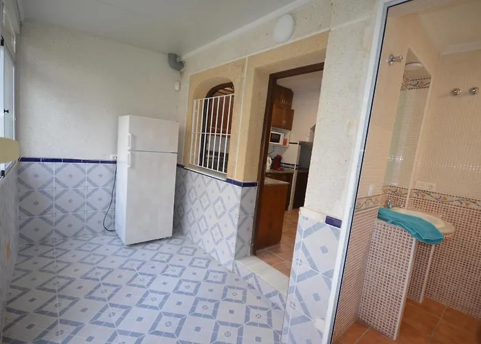 Agradable Adosado Con Piscina, Duchas Hidromasaje *