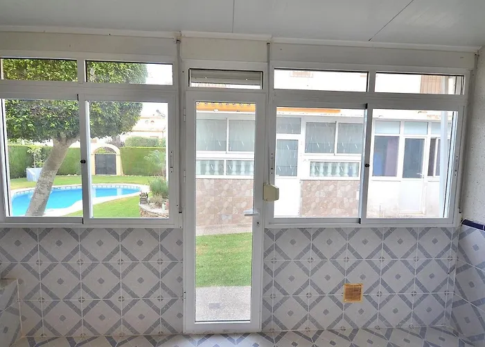 Nyaraló Agradable Adosado Con Piscina, Duchas Hidromasaje *