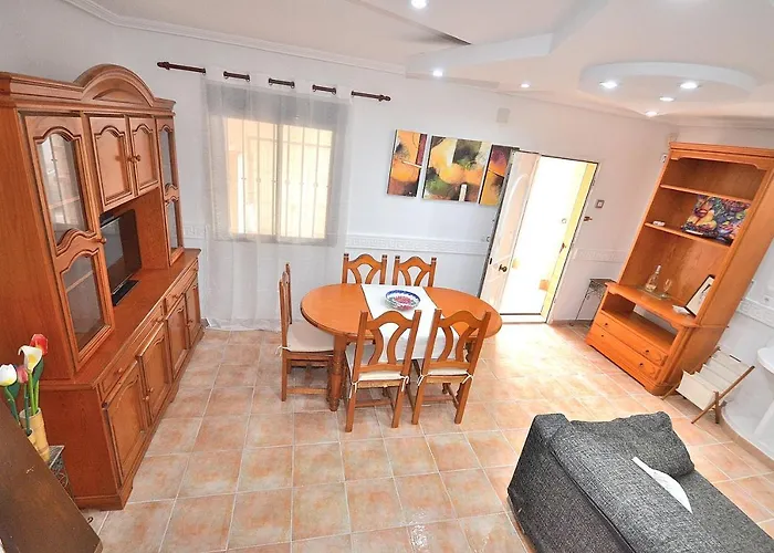 Agradable Adosado Con Piscina, Duchas Hidromasaje *