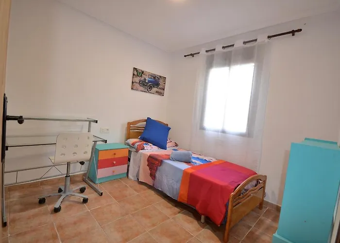 Nyaraló Agradable Adosado Con Piscina, Duchas Hidromasaje