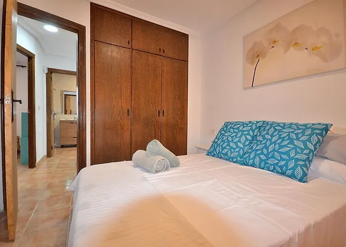 Agradable Adosado Con Piscina, Duchas Hidromasaje Nyaraló