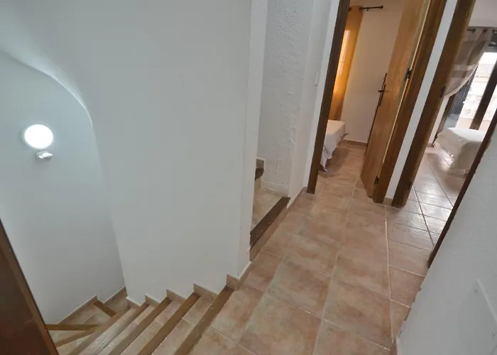 Nyaraló Agradable Adosado Con Piscina, Duchas Hidromasaje