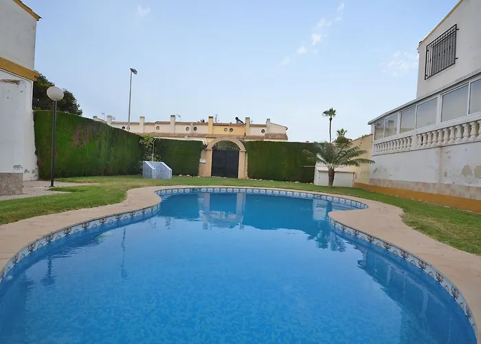 Agradable Adosado Con Piscina, Duchas Hidromasaje Nyaraló *